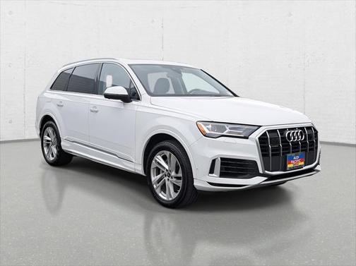 2023 Audi Q7 55 Premium Plus
