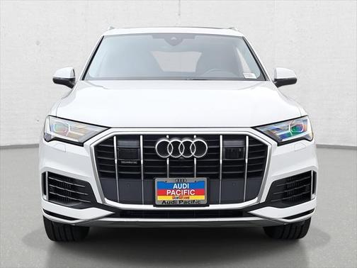 2023 Audi Q7 55 Premium Plus
