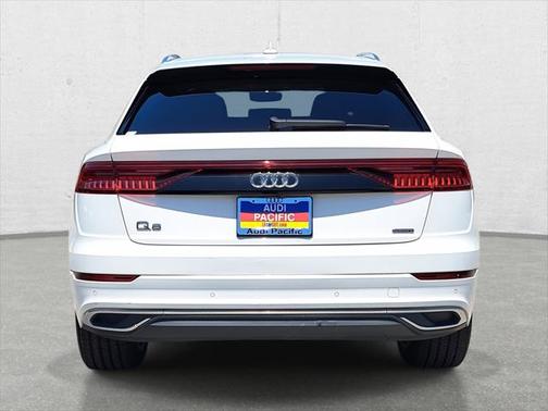 2022 Audi Q8 55 Premium