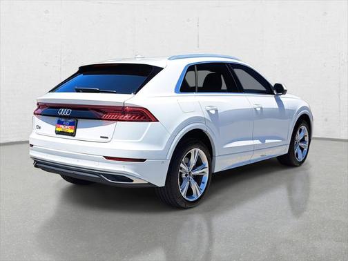2022 Audi Q8 55 Premium