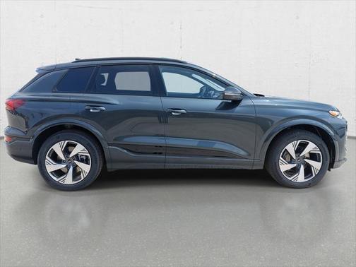 2025 Audi Q6 e-tron Premium quattro