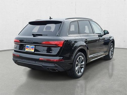 2026 Audi Q7 45 Premium