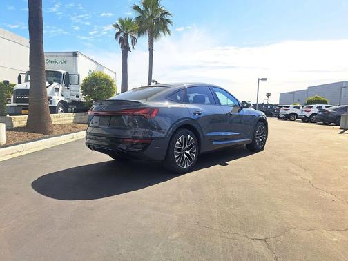 Magnet Gray 2024 Audi Q8 e-tron Prestige