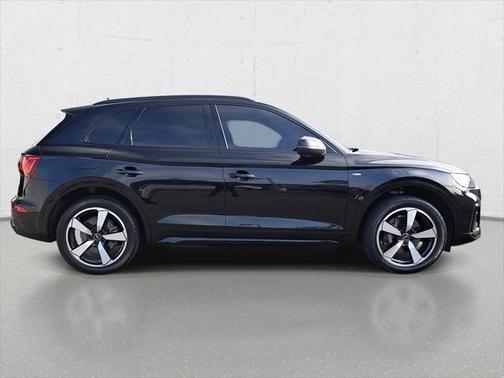 2022 Audi Q5 45 S line Premium Plus