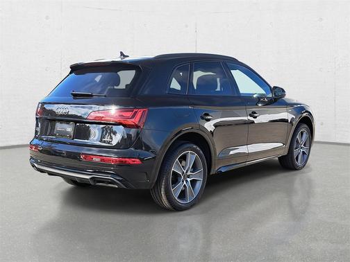 2025 Audi Q5 45 S line Premium
