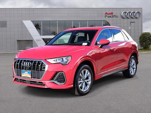 2022 Audi Q3 45 S line Premium