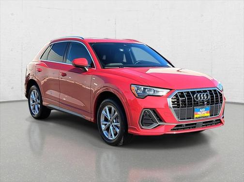 2022 Audi Q3 45 S line Premium