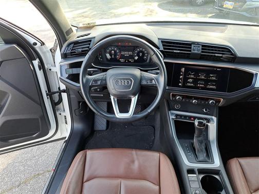 2021 Audi Q3 45 S line Premium