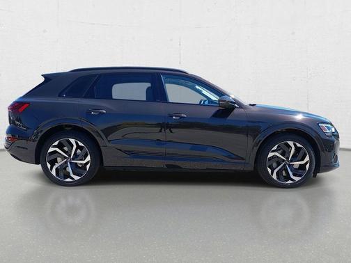 Madeira Brown Metallic 2024 Audi Q8 e-tron Premium Plus