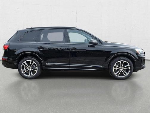 2026 Audi Q7 45 Premium
