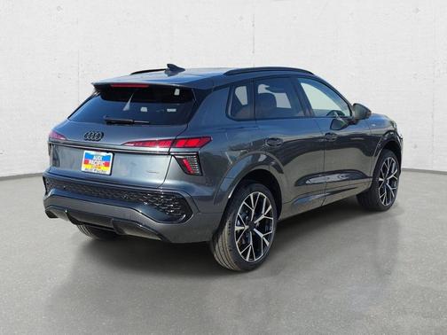 Daytona Gray Pearl Effect 2026 Audi Q3 TFSI quattro S tronic