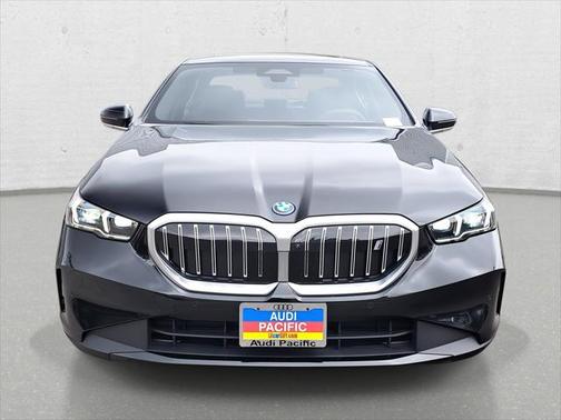 2025 BMW i5 xDrive40