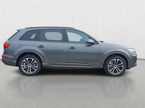 2026 Audi Q7 45 Premium