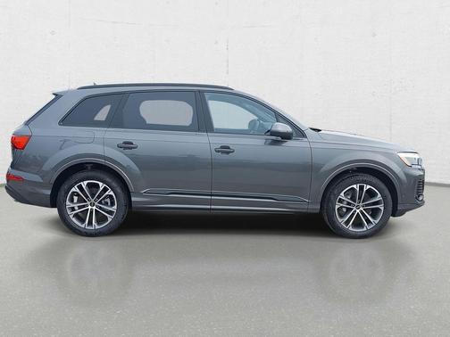 2026 Audi Q7 45 Premium