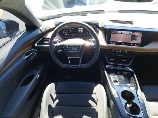 2023 Audi e-tron GT Prestige quattro
