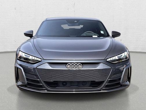 Daytona Gray Pearl Effect 2023 Audi e-tron GT Prestige quattro