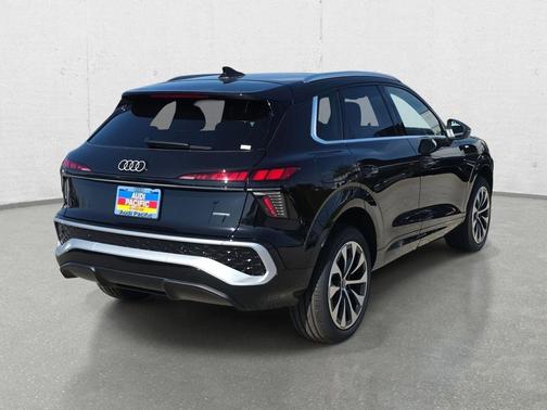 2026 Audi Q3 S line