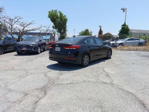 Phantom Black 2018 Hyundai ELANTRA SEL