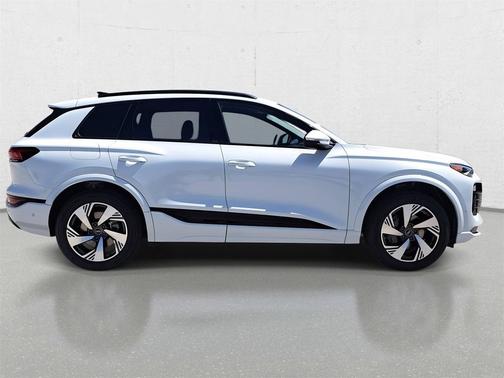 2025 Audi Q6 e-tron Premium quattro