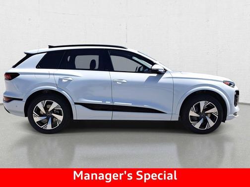 Glacier White Metallic 2025 Audi Q6 e-tron Premium quattro