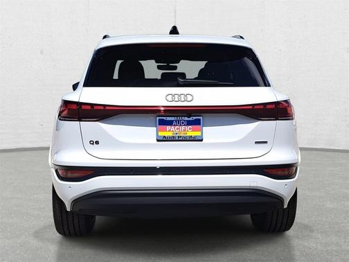 2025 Audi Q6 e-tron Premium quattro