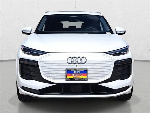 2025 Audi Q6 e-tron Premium quattro