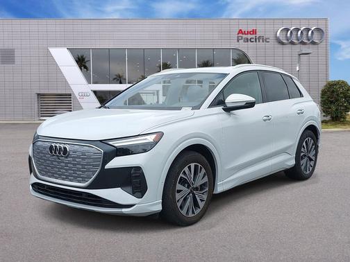 Glacier White Metallic 2023 Audi Q4 e-tron Premium Plus 40 RWD