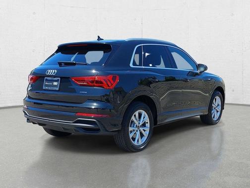 Mythos Black Metallic 2025 Audi Q3 Premium 45 TFSI S line quattro Tiptronic
