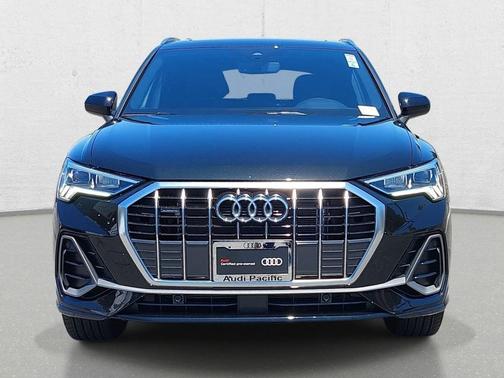 Mythos Black Metallic 2025 Audi Q3 Premium 45 TFSI S line quattro Tiptronic