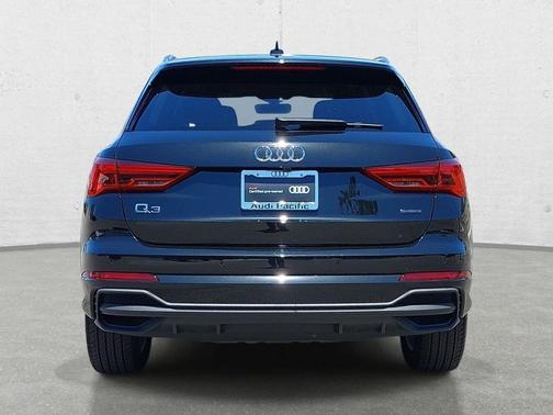 Mythos Black Metallic 2025 Audi Q3 Premium 45 TFSI S line quattro Tiptronic