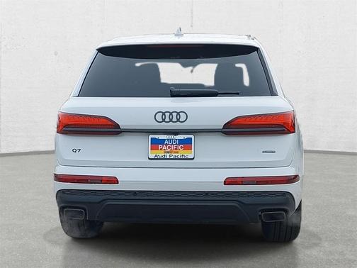 2026 Audi Q7 45 Premium