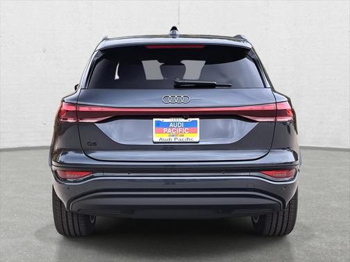 2025 Audi Q6 e-tron Premium Plus