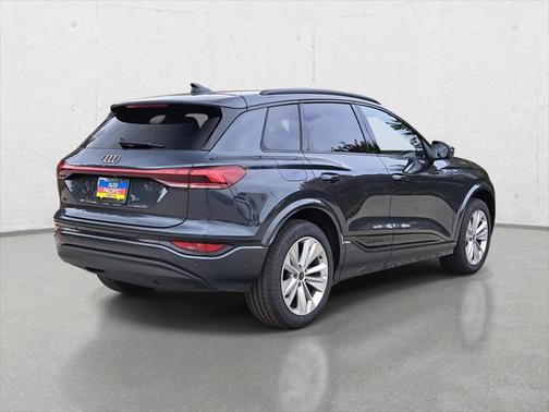 2025 Audi Q6 e-tron Premium Plus