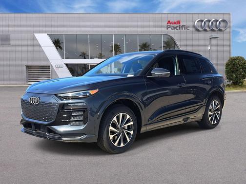 2025 Audi Q6 e-tron Premium quattro