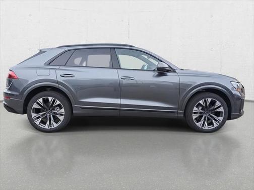 2025 Audi Q8 55 Premium Plus