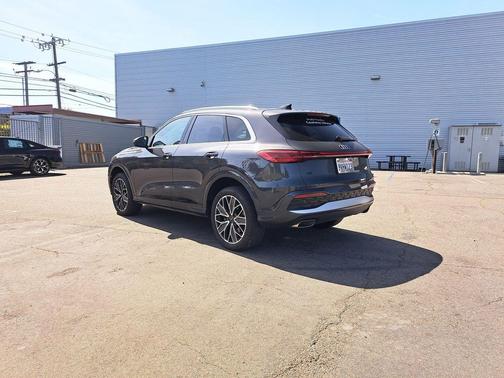 2025 Audi Q5 Premium Plus TFSI quattro S tronic