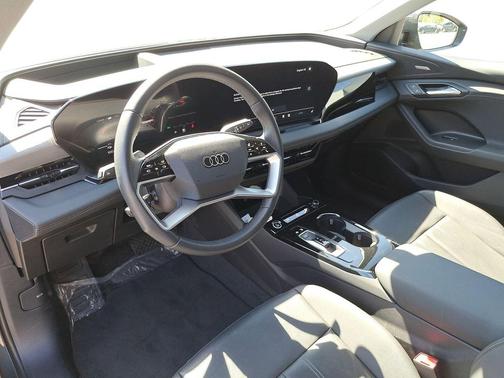 2025 Audi Q6 e-tron Premium Plus quattro