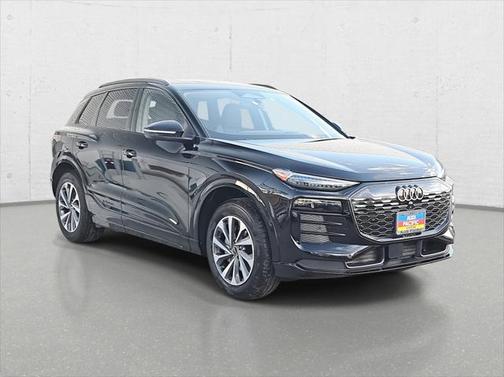 2025 Audi Q6 e-tron Premium quattro
