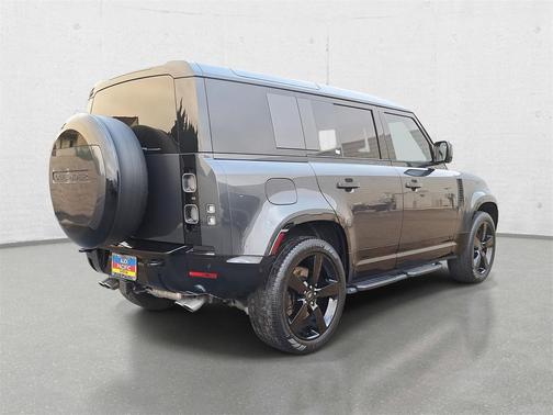 2025 Land Rover Defender 110 V8