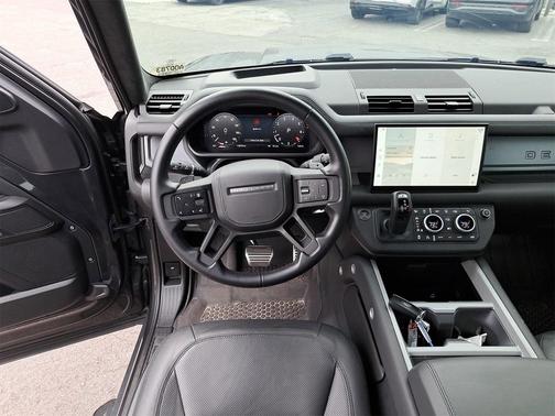 2025 Land Rover Defender 110 V8
