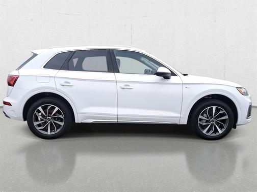 2024 Audi Q5 45 S line Premium Plus