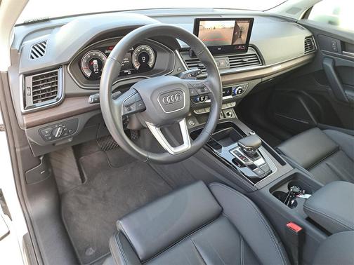 2024 Audi Q5 45 S line Premium Plus