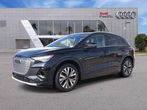 Mythos Black Metallic 2023 Audi Q4 e-tron Premium Plus 40 RWD