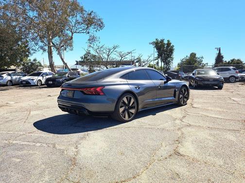 2023 Audi e-tron GT Prestige quattro