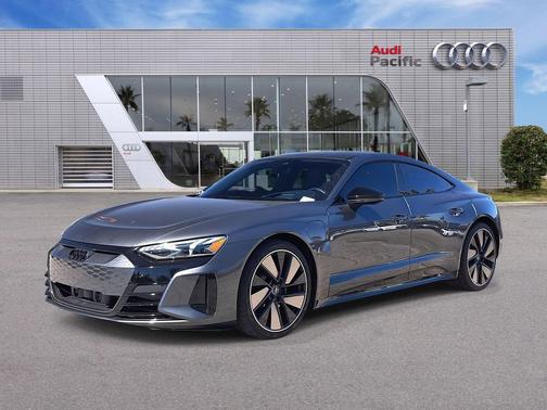 2023 Audi e-tron GT Prestige quattro