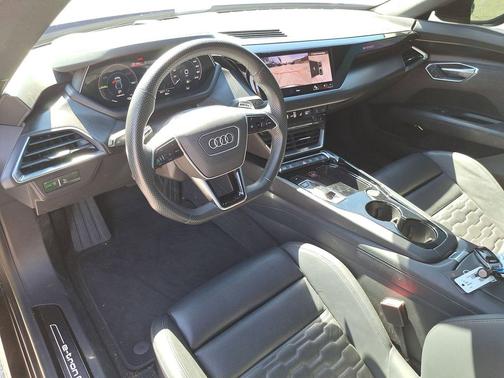 2023 Audi e-tron GT Prestige quattro