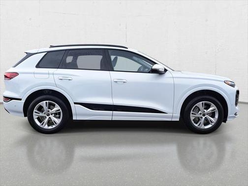 2025 Audi Q6 e-tron Premium Plus