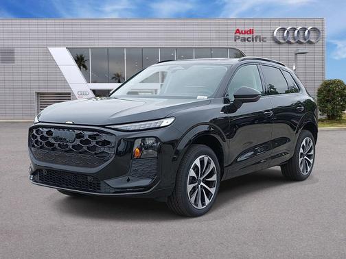 Mythos Black Metallic 2026 Audi Q3 TFSI quattro S tronic