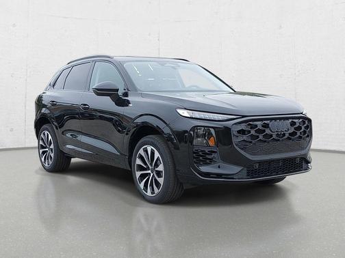Mythos Black Metallic 2026 Audi Q3 TFSI quattro S tronic