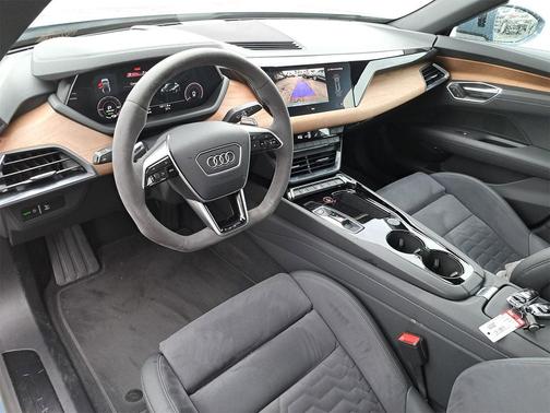 2023 Audi e-tron GT Premium Plus quattro